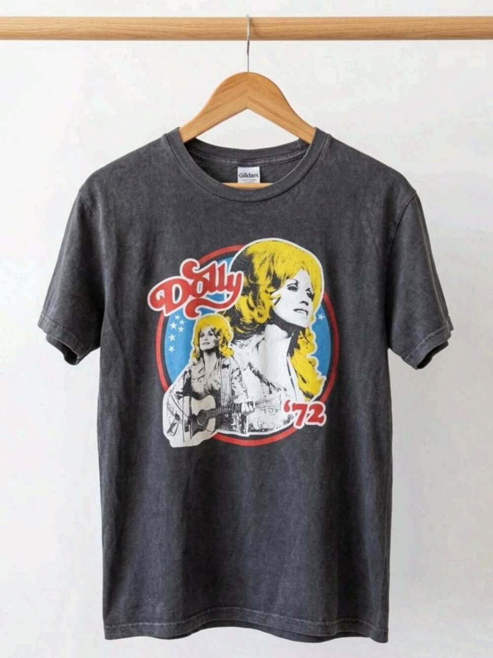 Dolly Parton 1972 Retro Portrait Red 72 Starburst Vintage Country Music T Shirt
